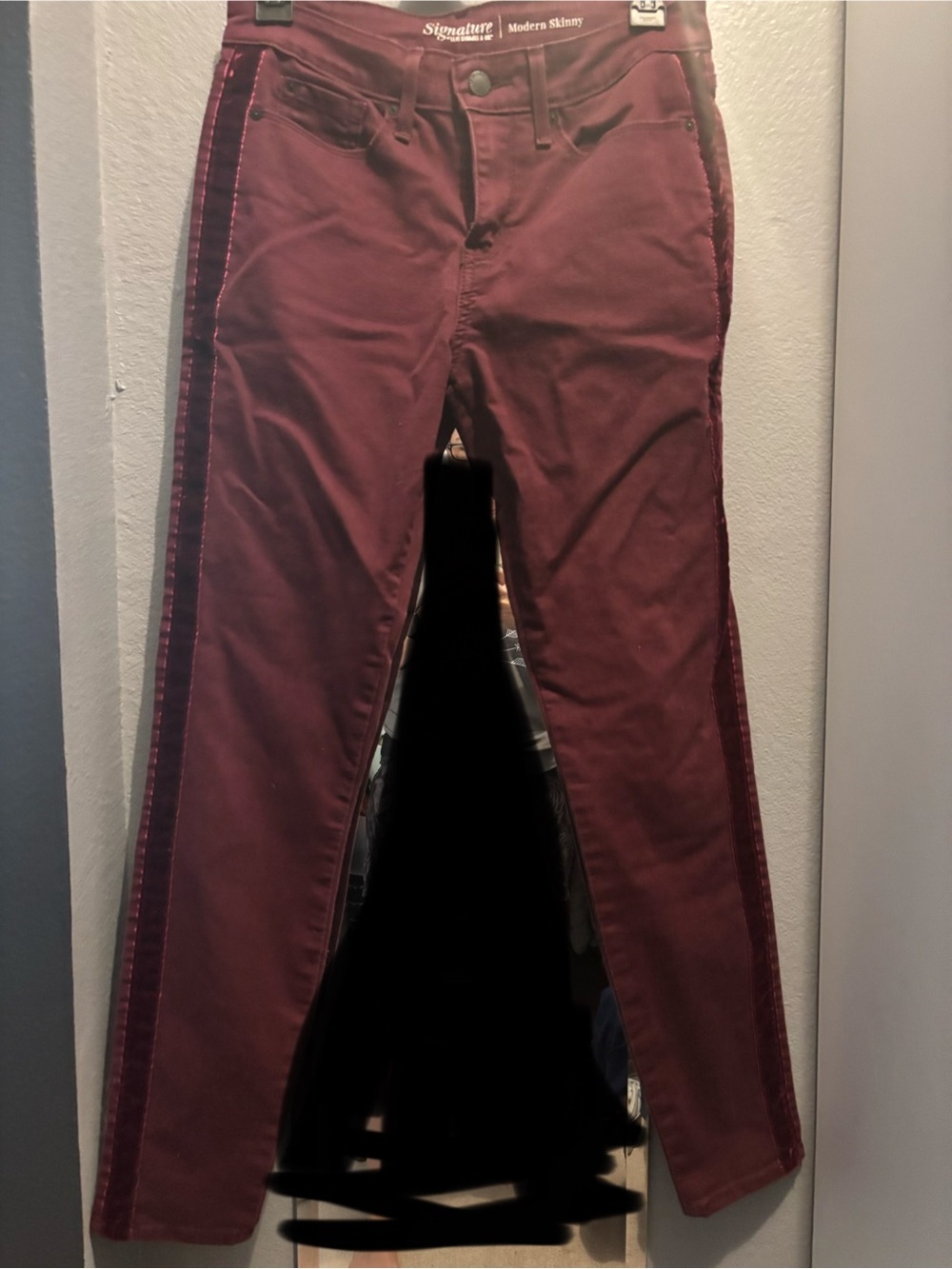 Signature by Levi Skinny Burgundy Jeans